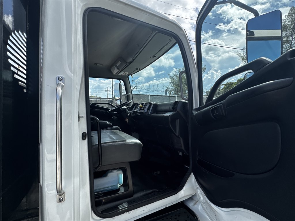 2020 Hino Conventional Type Truck - $32,995