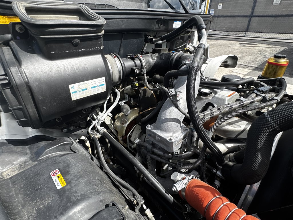 2020 Hino Conventional Type Truck - $32,995