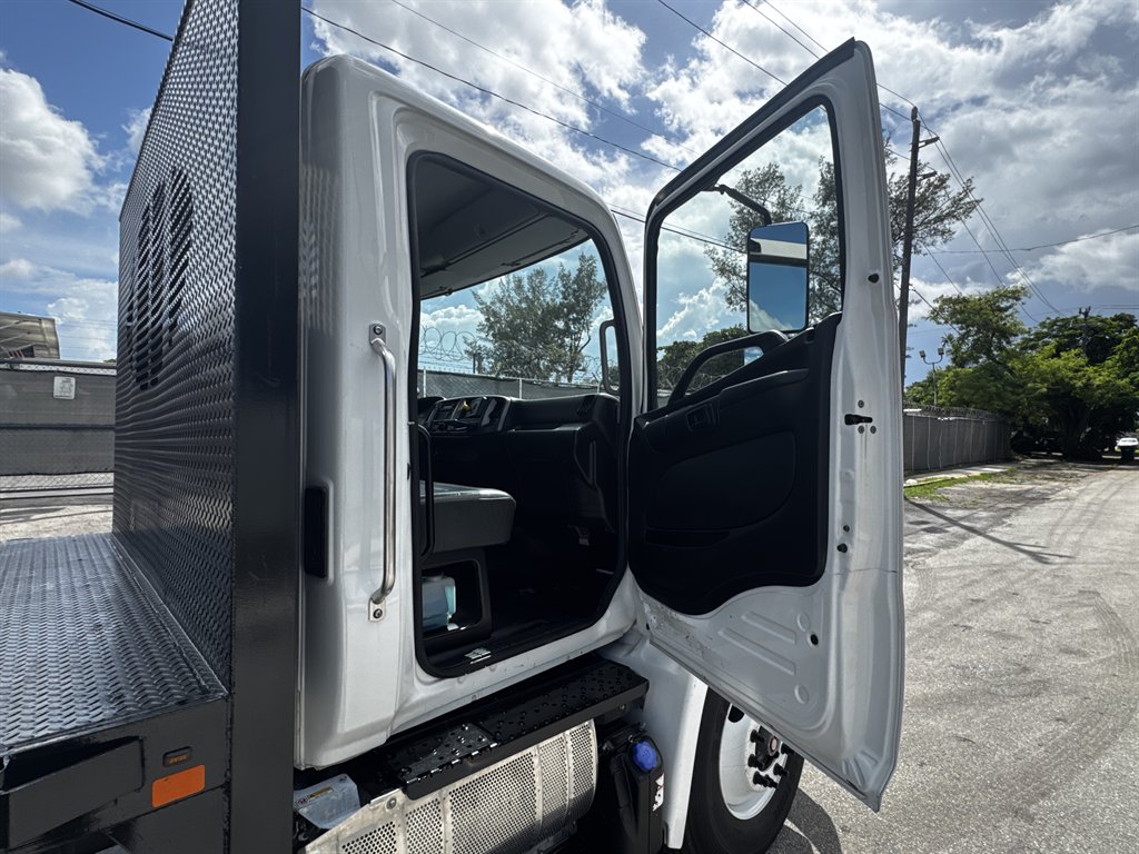 2020 Hino Conventional Type Truck - $32,995