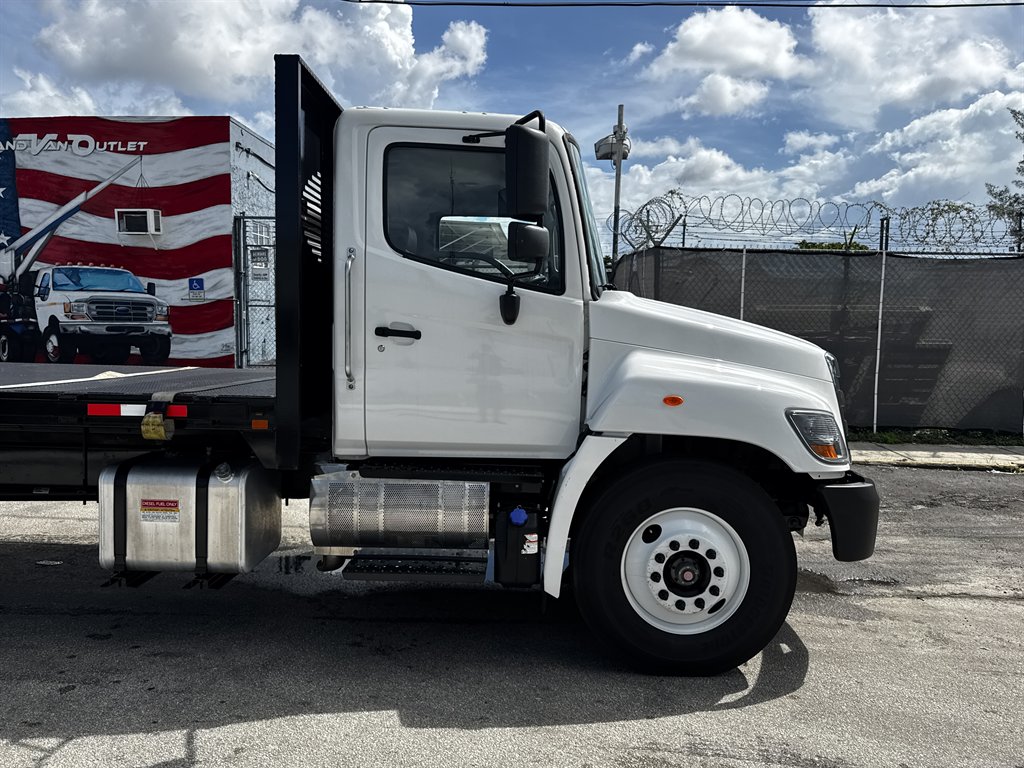 2020 Hino Conventional Type Truck - $32,995