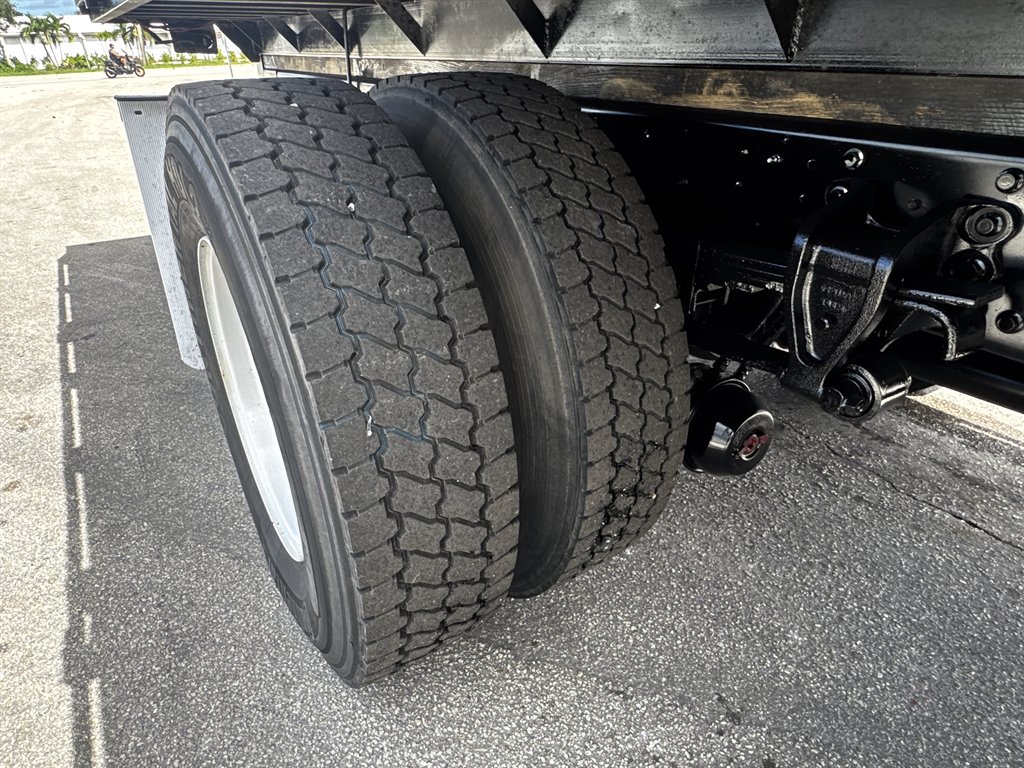 2020 Hino Conventional Type Truck - $32,995