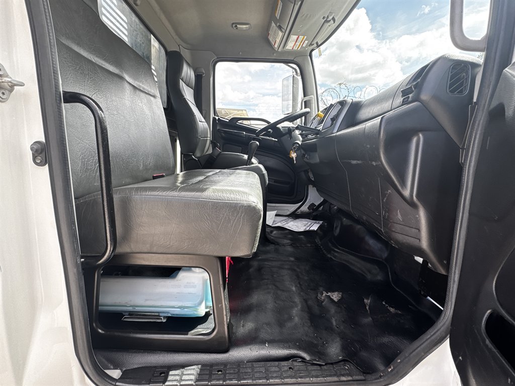 2020 Hino Conventional Type Truck - $32,995