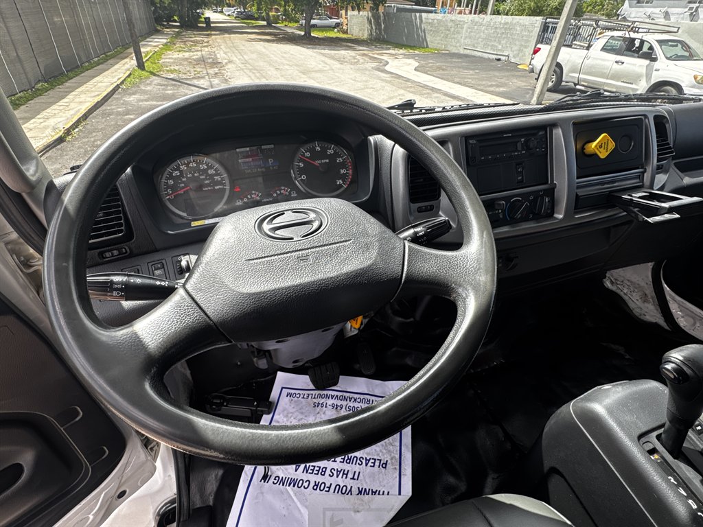 2020 Hino Conventional Type Truck - $32,995