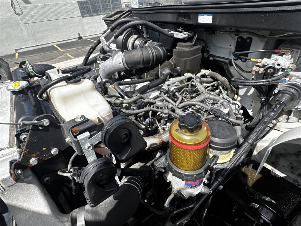 2020 Hino Conventional Type Truck - $32,995