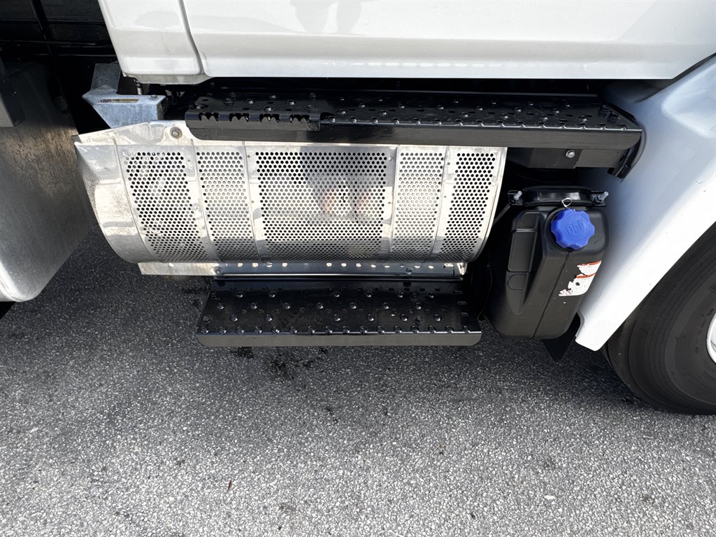 2020 Hino Conventional Type Truck - $32,995