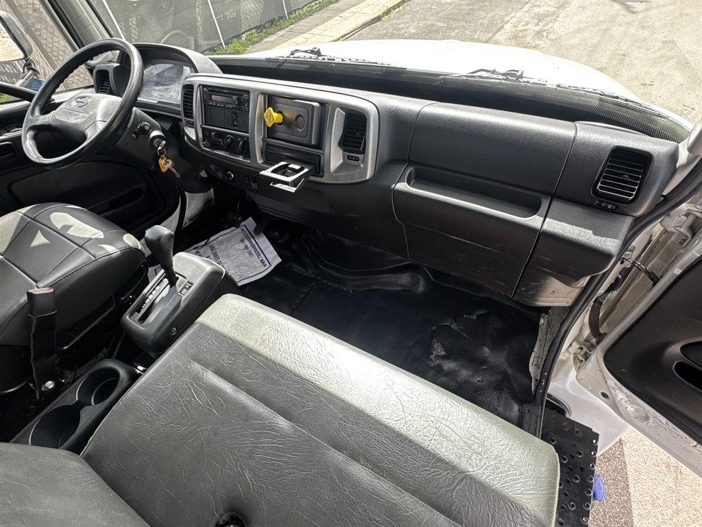 2020 Hino Conventional Type Truck - $32,995