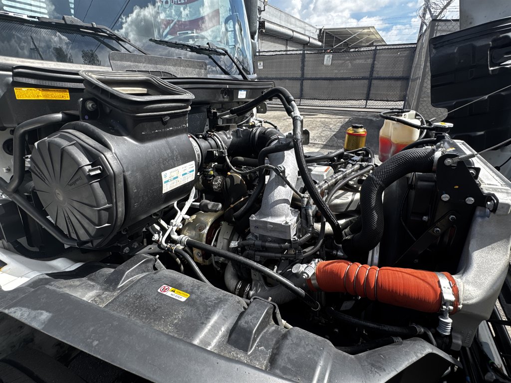 2020 Hino Conventional Type Truck - $32,995