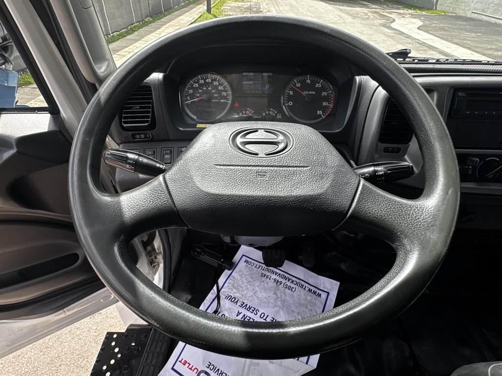 2020 Hino Conventional Type Truck - $32,995