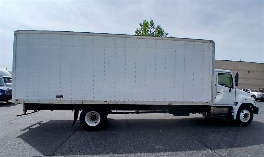 2019 Hino 268 - $31,995