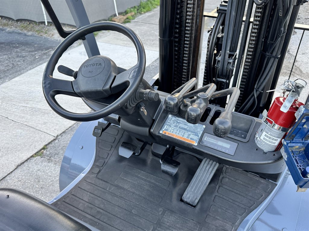 2018 Toyota 8fdu30 - $19,995