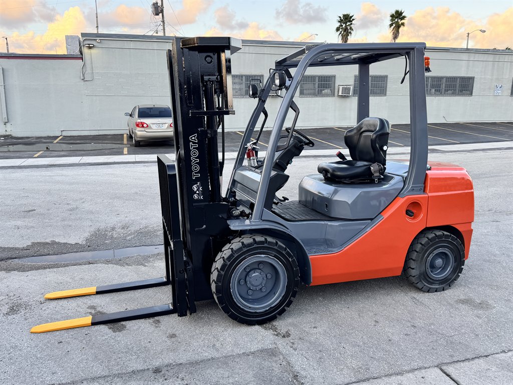 2018 Toyota 8fdu30 - $19,995