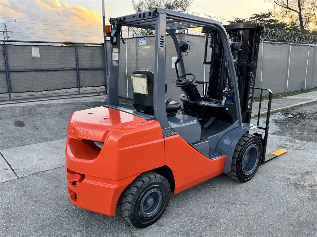 2018 Toyota 8fdu30 - $19,995