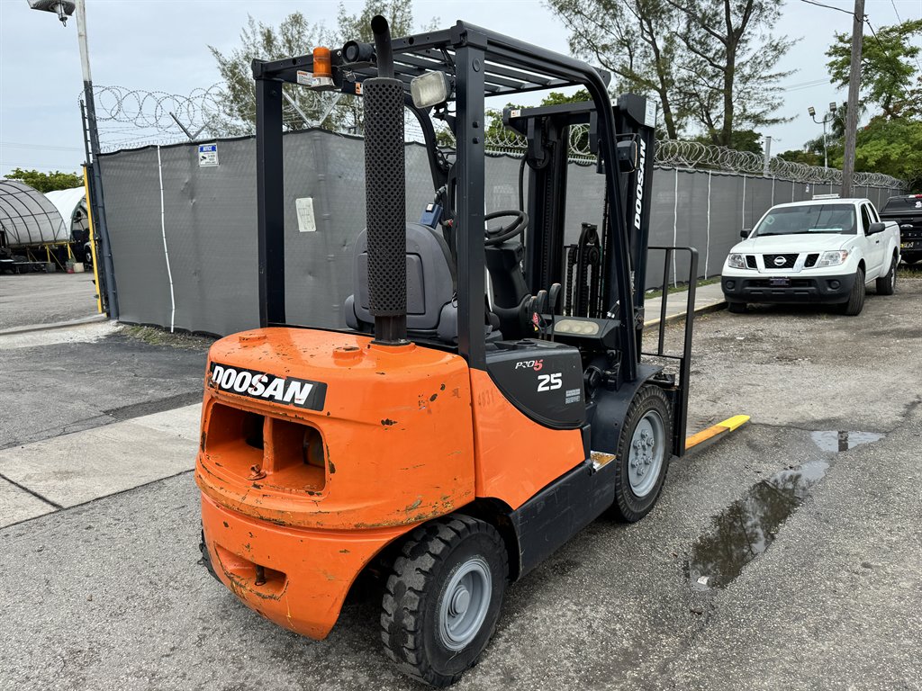 2007 Doosan D25s-5 - $12,995