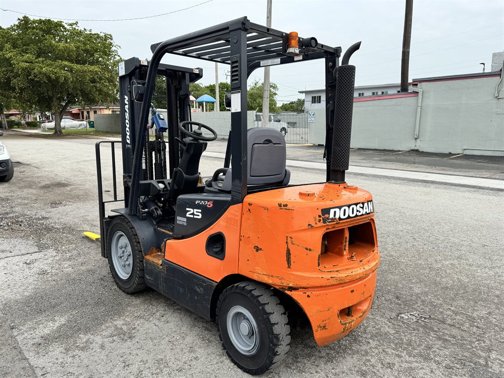 2007 Doosan D25s-5 - $12,995