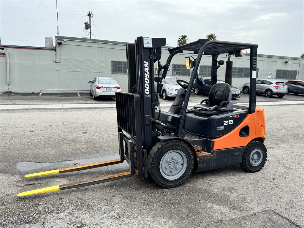 2007 Doosan D25s-5 - $12,995