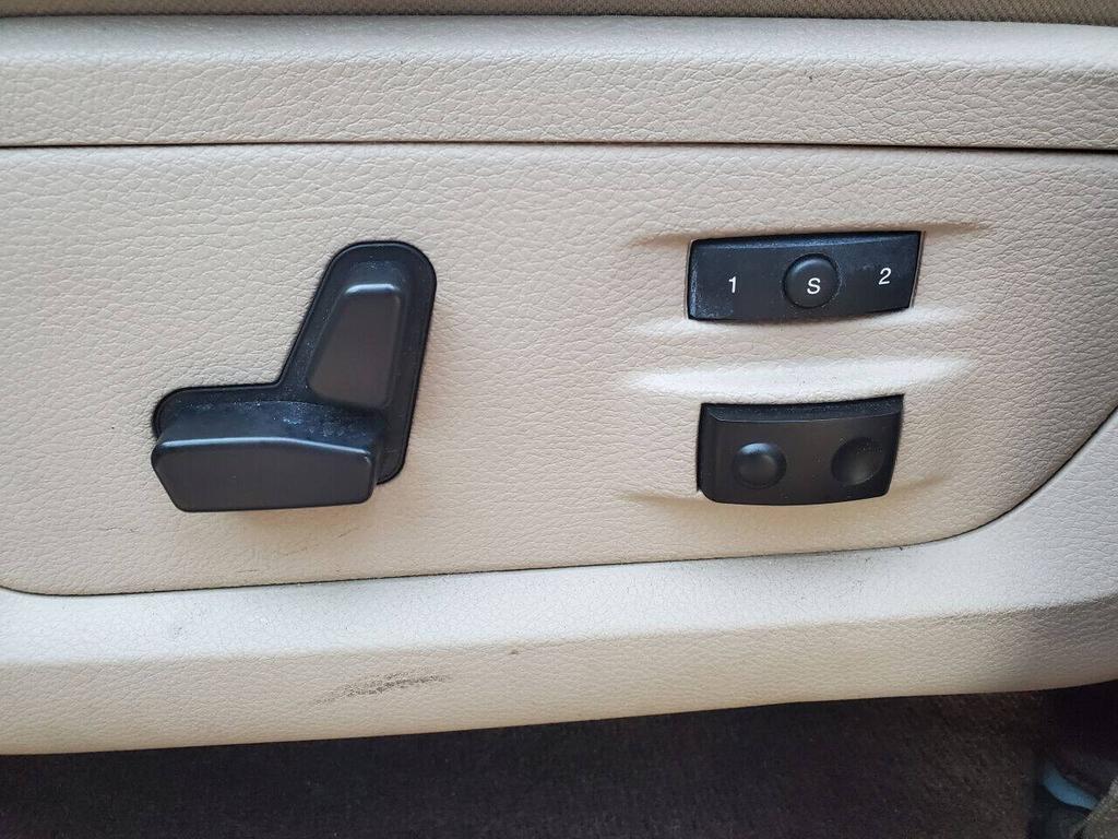 2015 Ram 1500 - $19,995