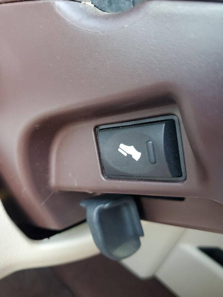 2015 Ram 1500 - $19,995