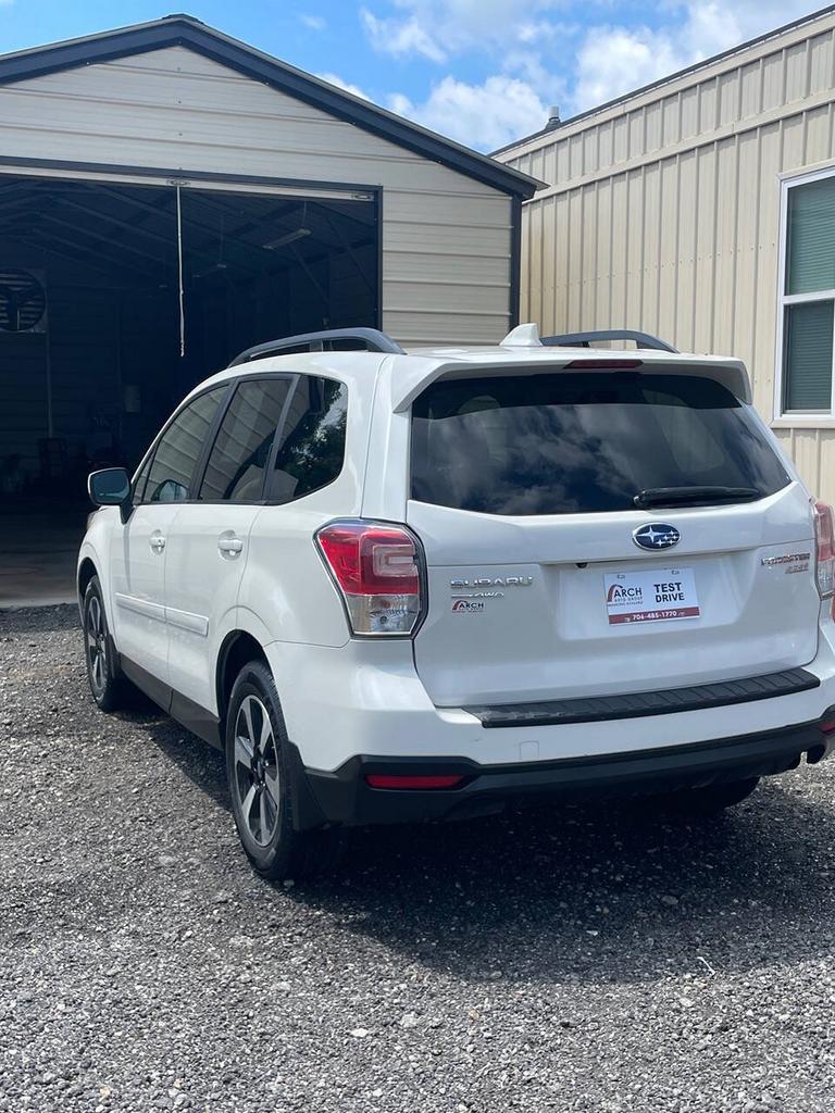 2017 Subaru Forester - $17,995