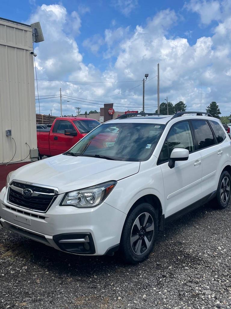 2017 Subaru Forester - $17,995