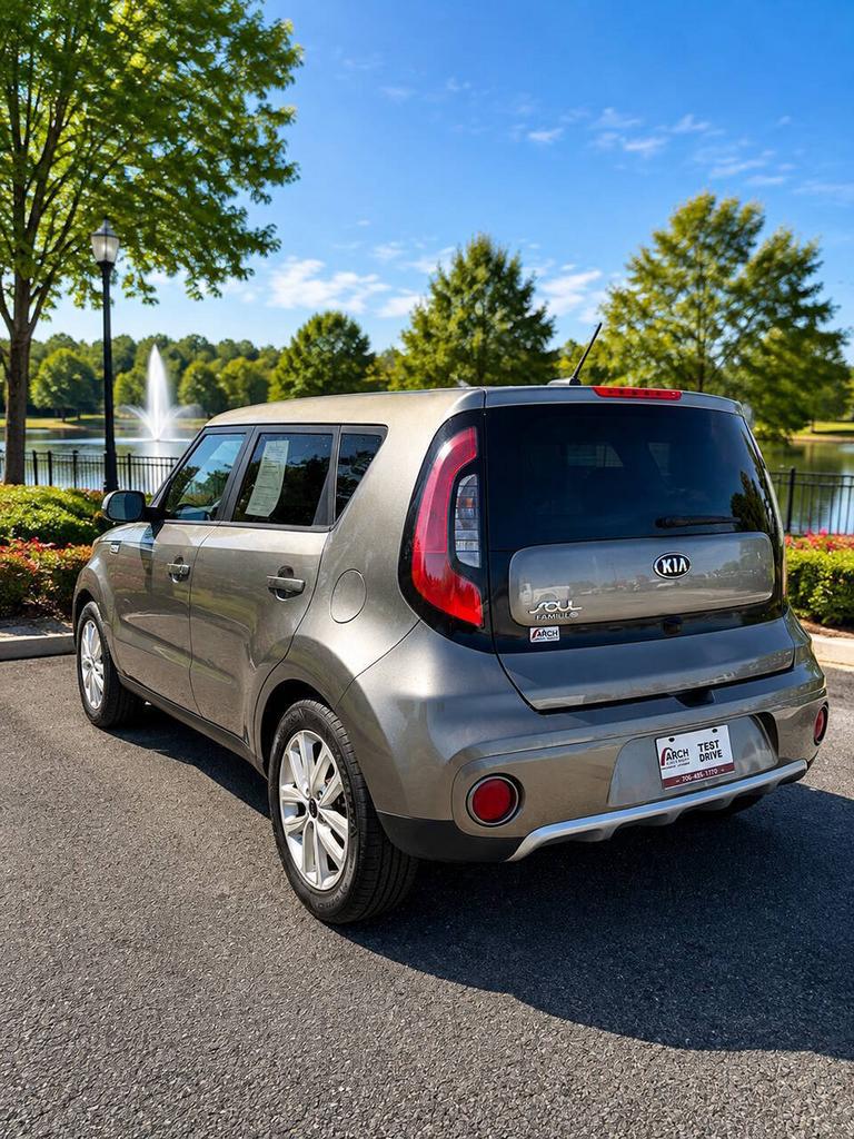 2017 Kia Soul - $9,500