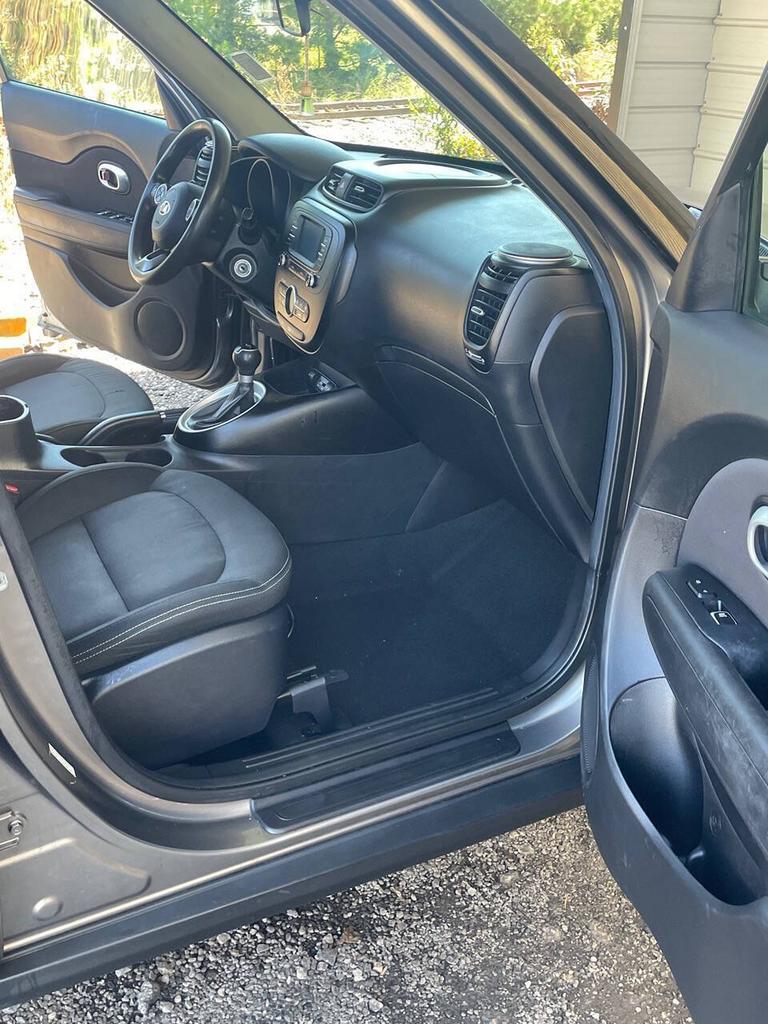 2017 Kia Soul - $9,500
