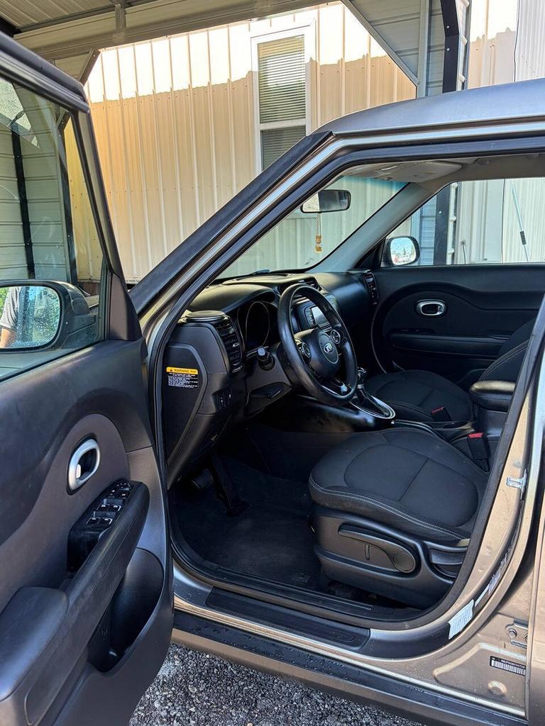 2017 Kia Soul - $9,500