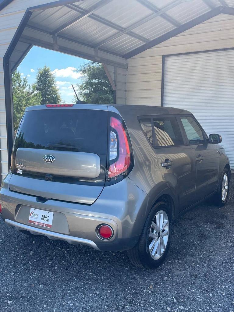 2017 Kia Soul - $9,500