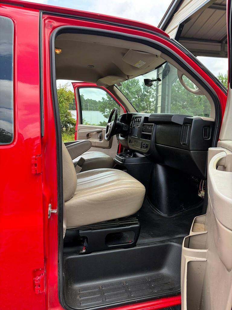 2015 Chevrolet Express - $14,995
