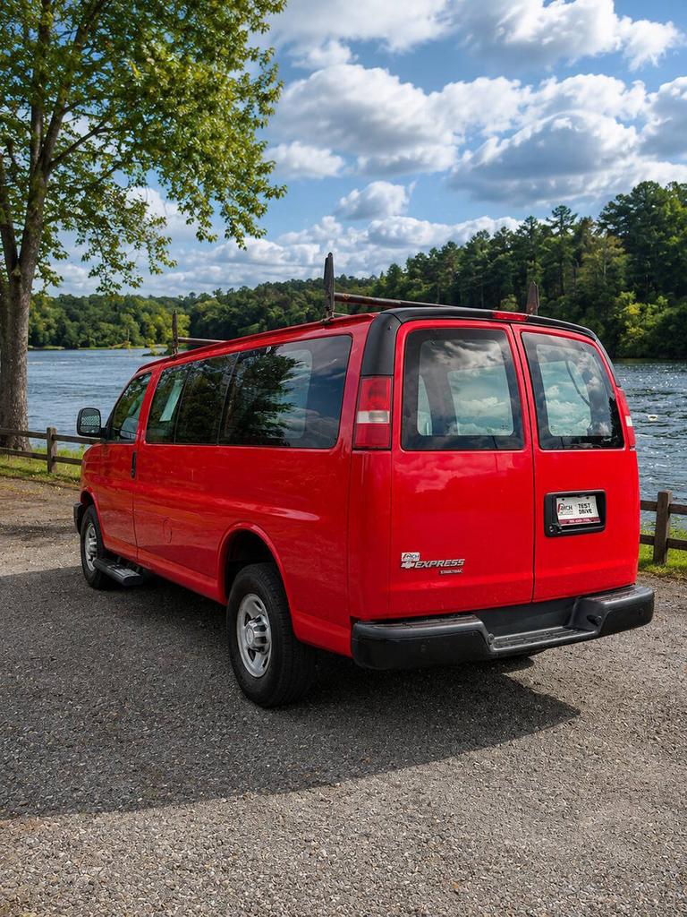 2015 Chevrolet Express - $14,995