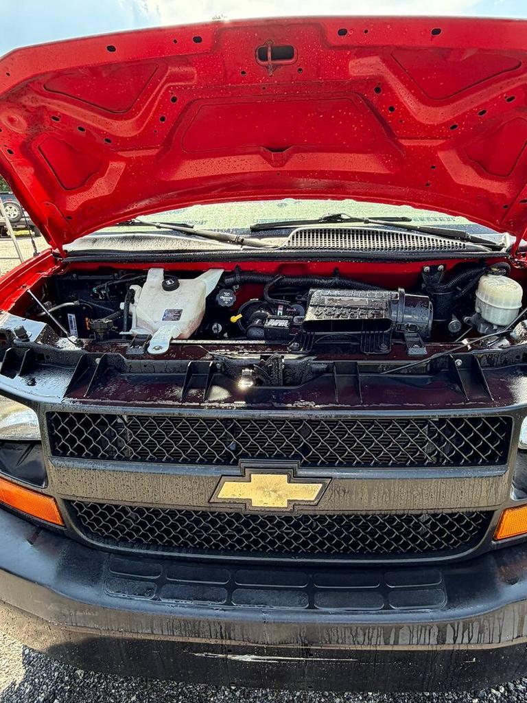 2015 Chevrolet Express - $14,995