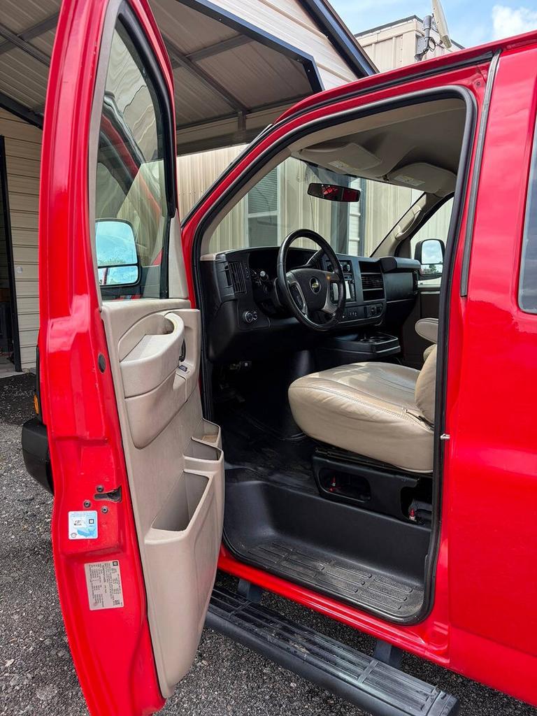 2015 Chevrolet Express - $14,995
