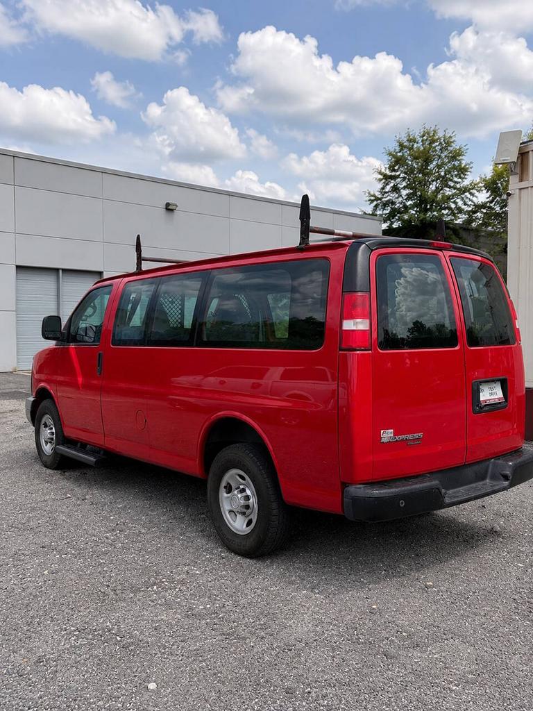2015 Chevrolet Express - $14,995