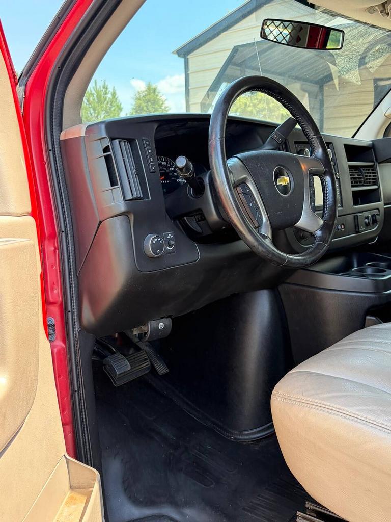 2015 Chevrolet Express - $14,995