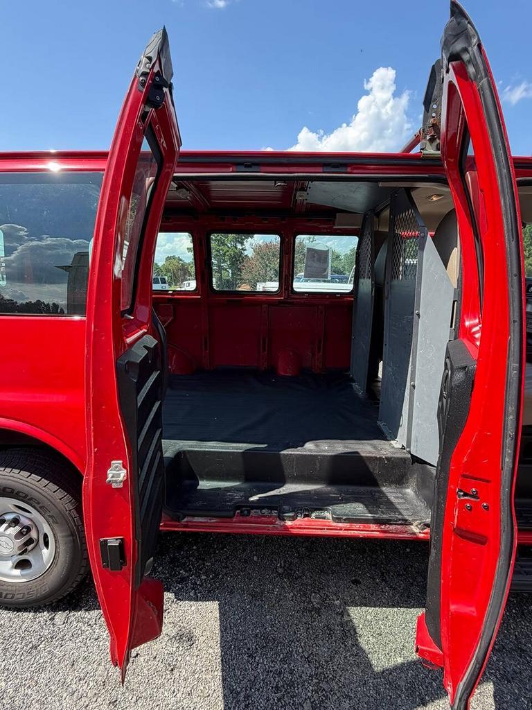 2015 Chevrolet Express - $14,995