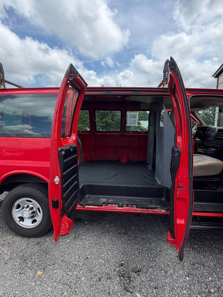 2015 Chevrolet Express - $14,995