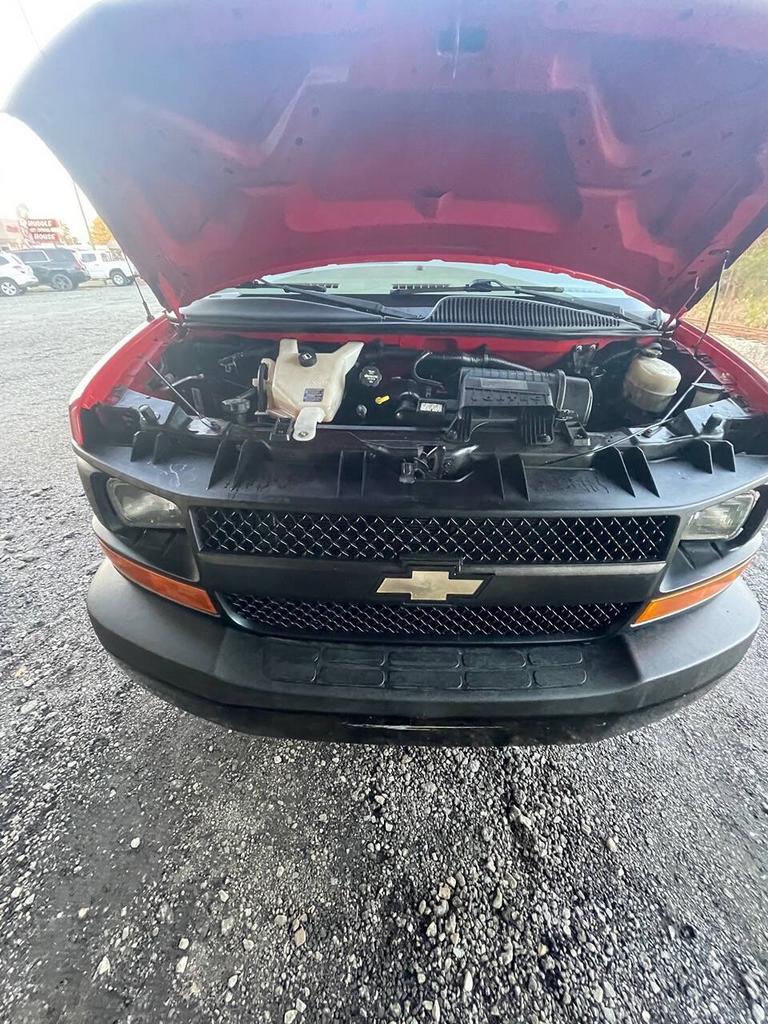 2015 Chevrolet Express - $14,995