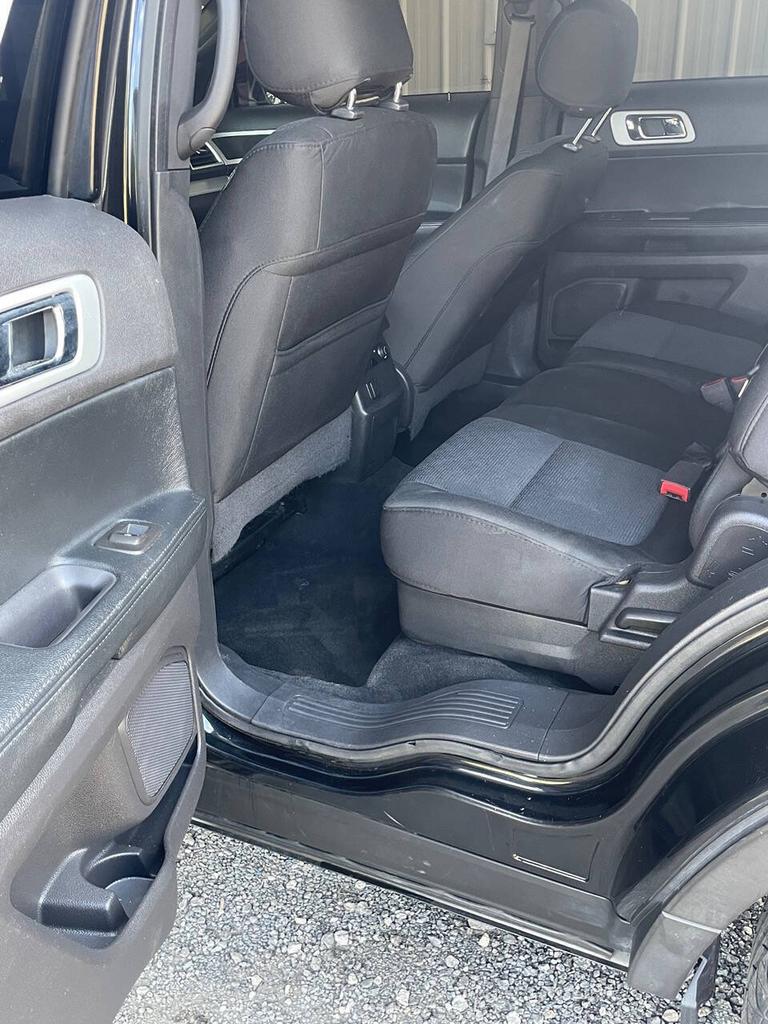 2015 Ford Explorer - $11,995