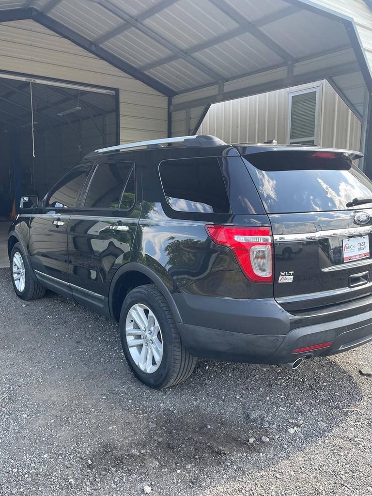 2015 Ford Explorer - $11,995