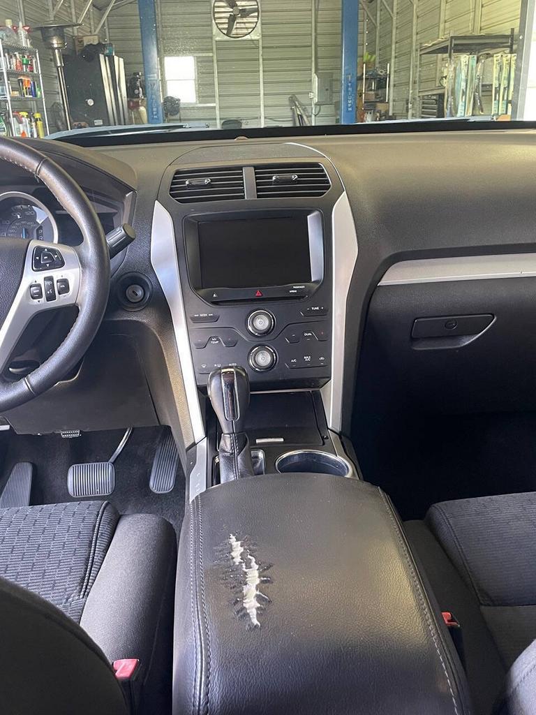 2015 Ford Explorer - $11,995