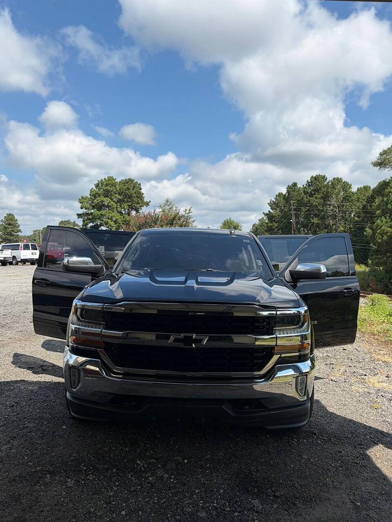 2017 Chevrolet Silverado - $19,995