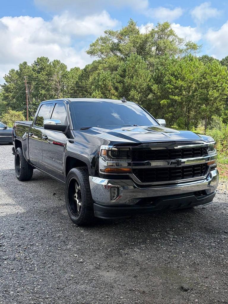 2017 Chevrolet Silverado - $19,995