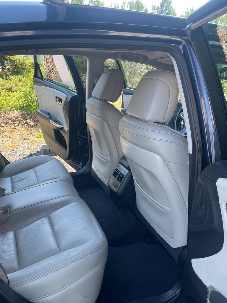 2017 Toyota Avalon - $16,900