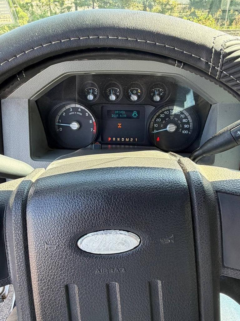 2015 Ford F-250 - $21,900