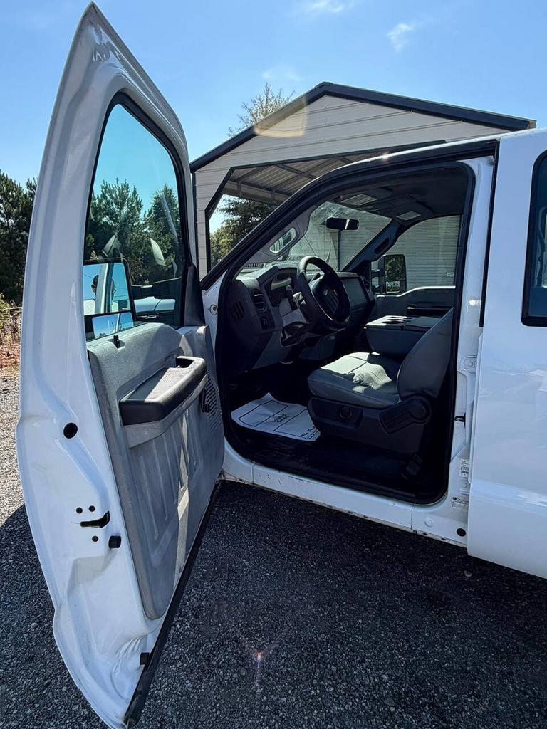 2015 Ford F-250 - $21,900