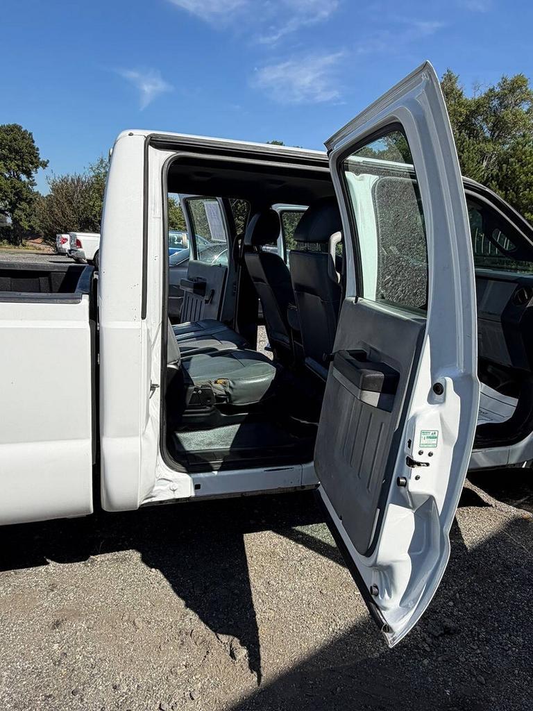 2015 Ford F-250 - $21,900