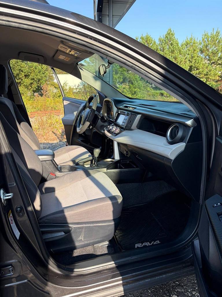 2015 Toyota RAV4 - $13,995
