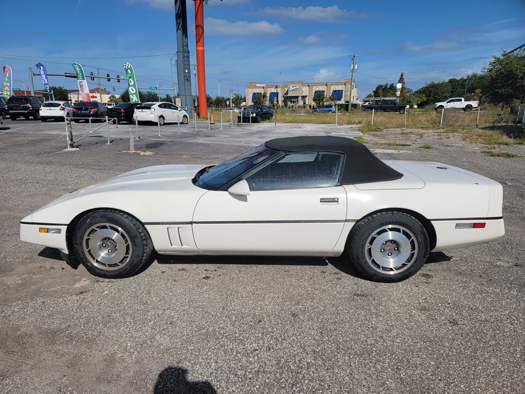 1987 CHEVROLET Corvette Convertible - $6,200