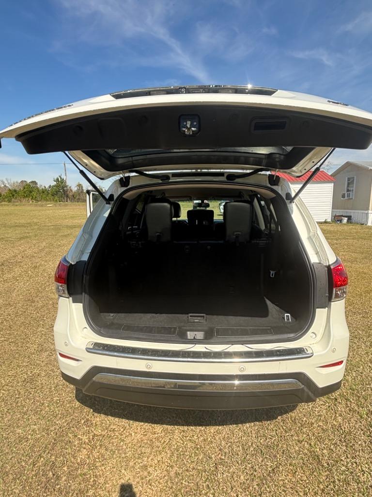 2015 Nissan Pathfinder SV photo