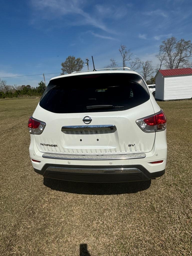 2015 Nissan Pathfinder SV photo