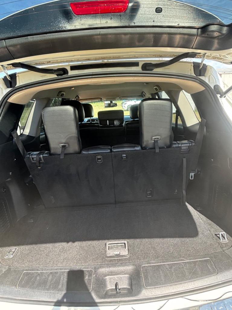 2015 Nissan Pathfinder SV photo